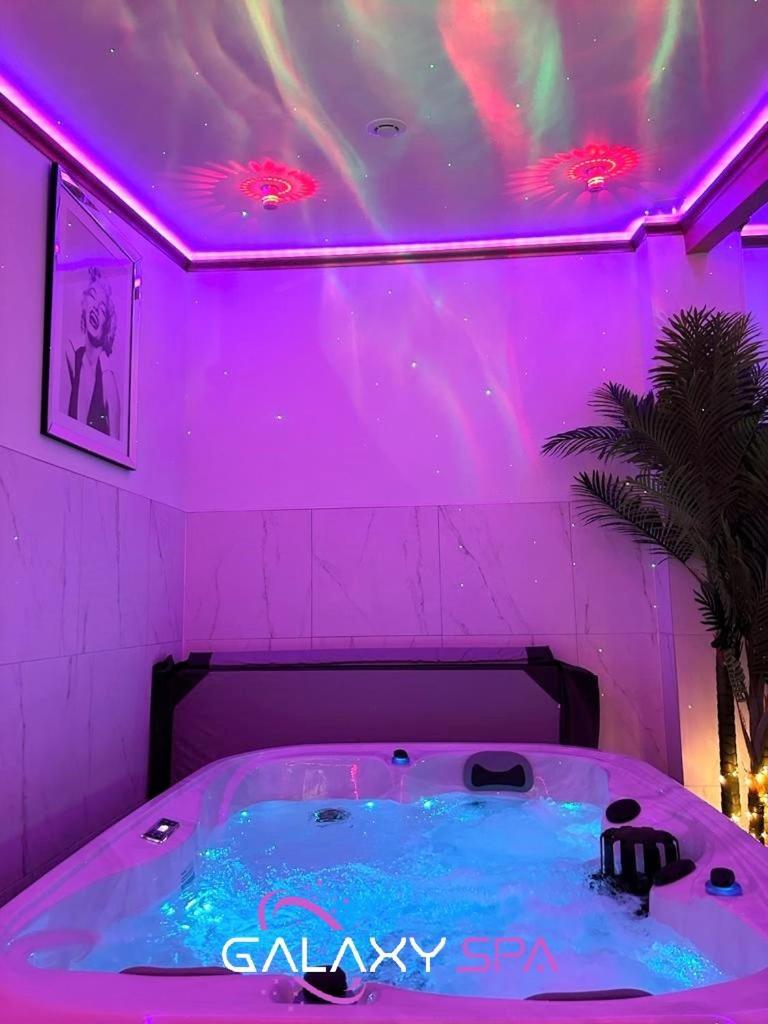 Galaxy Spa - Suite Jupiter Jacuzzi Privatif Champigneulles Luaran gambar