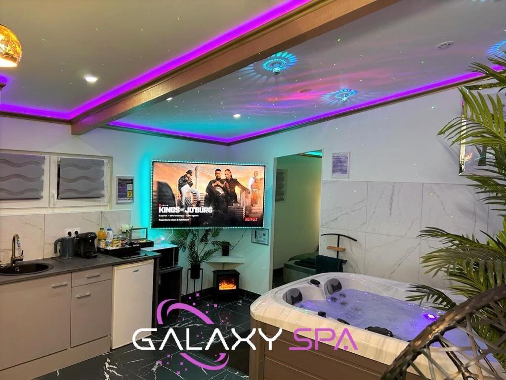 Galaxy Spa - Suite Jupiter Jacuzzi Privatif Champigneulles Luaran gambar